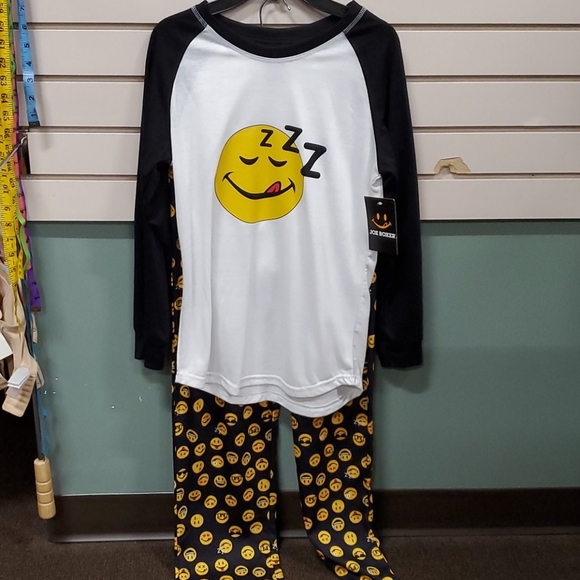Boys smiley face pj set - Picture 1 of 2